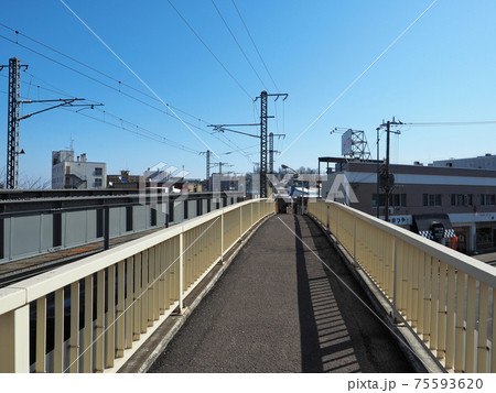 小樽 JR函館本線高架横の稲穂横断歩道橋 小樽 JR函館本線高架横の稲穂横断歩道橋 75593620