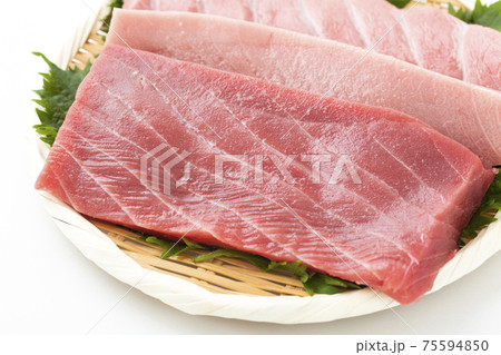 本マグロの刺し身　柵 75594850