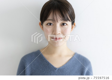 清潔感のある女性 75597516