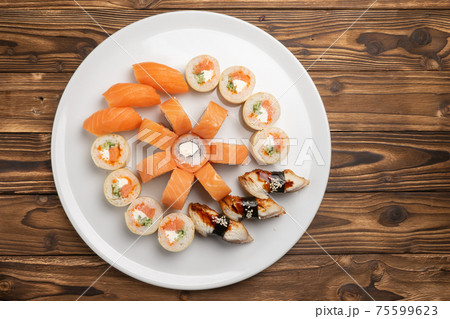 Sushi set with Philadelphia maki, nigiri unagi and nigiri sake Sushi set with Philadelphia maki, nigiri unagi and nigiri sake 75599623