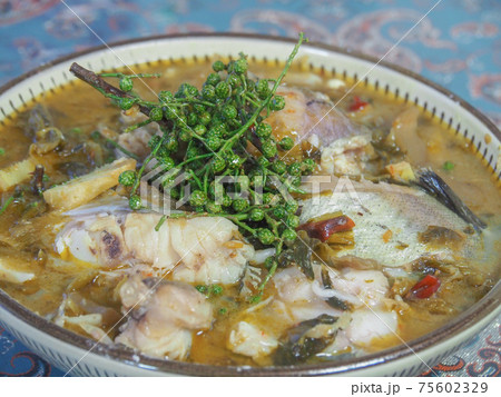 青花椒酸菜魚 青花椒酸菜魚 75602329