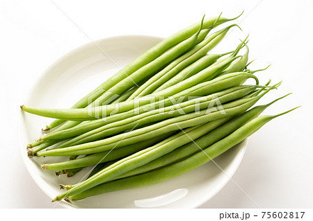 インゲン(サヤインゲン･三度豆)。(白皿･白バック) 75602817