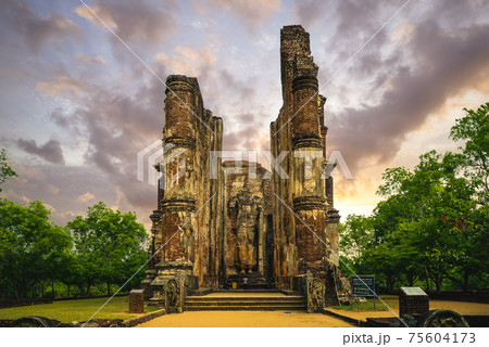 Buddha statue at Lankatilaka, polonnaruwa, sri lanka. An unesco world heritage site 75604173