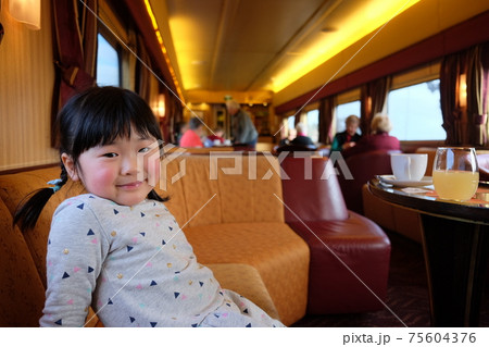 雄大なオーストラリアの開拓精神にふれる魅惑の大陸横断鉄道の旅 インディアン パシフィック号 Indiの写真素材
