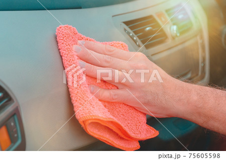 Cleaning car interior Cleaning car interior 75605598