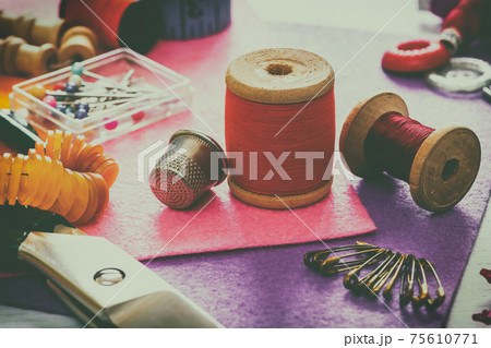 sewing thread 75610771