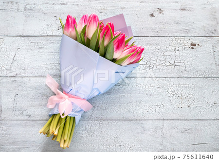 Bouquet of tulips 75611640