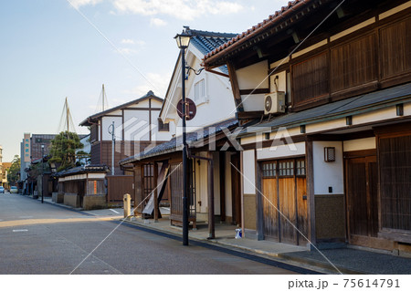 富山・岩瀬の街並み 75614791