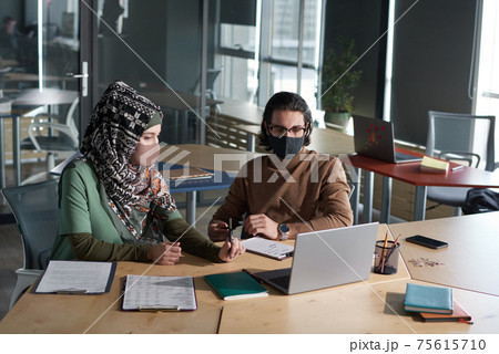 Working at office during pandemic 75615710