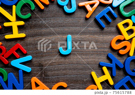 J　アルファベット 75615788