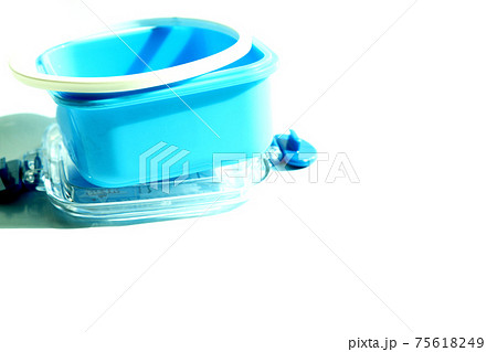 蓋のパッキンをはずした弁当箱（小） 75618249