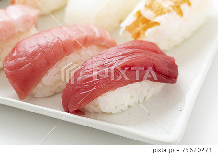 本マグロの寿司 赤身 本マグロの寿司 赤身 75620271