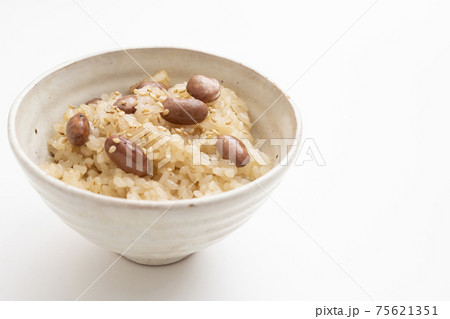 新潟県長岡市の郷土料理 醤油赤飯 75621351