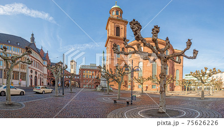 Panorama picture of Frankfurt Pauls Square with historic Paulskirche church against blue sky and sunshine 75626226