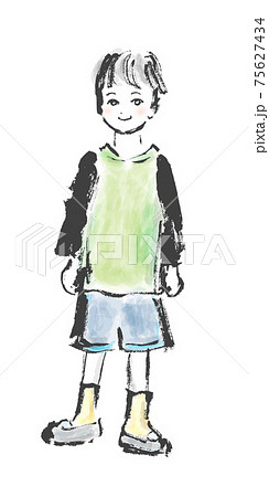 微笑んでいる男の子の全身手描きイラストのイラスト素材