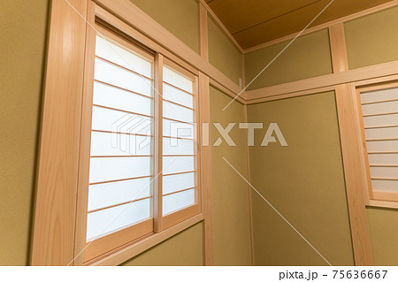 和室の内障子 75636667