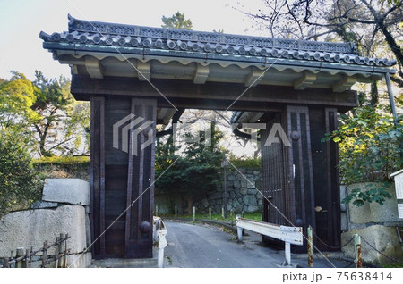 名古屋城の「二之丸大手二之門」（愛知県名古屋市） 75638414