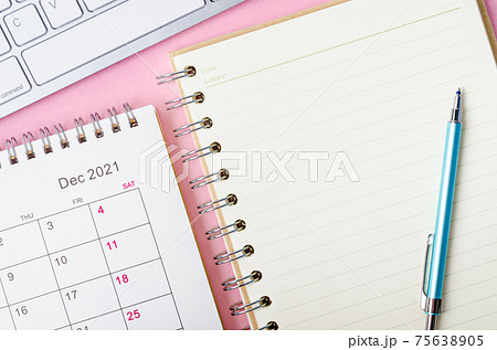 December 2021 calendar with note book. 75638905