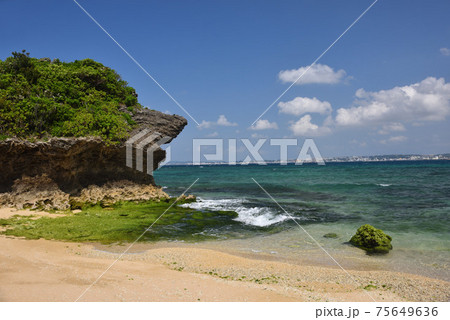 沖縄 浦添西海岸カーミージーの風景の写真素材 [75649636] - PIXTA