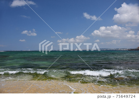 沖縄 浦添西海岸カーミージーの風景の写真素材 [75649724] - PIXTA