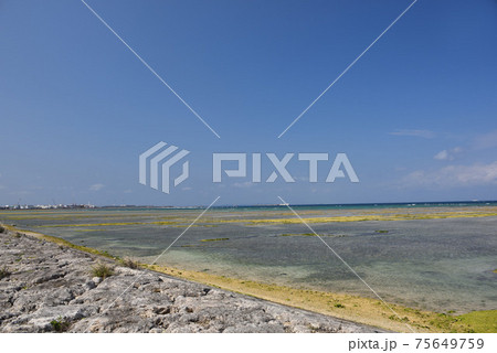 沖縄 浦添西海岸の風景の写真素材 [75649759] - PIXTA