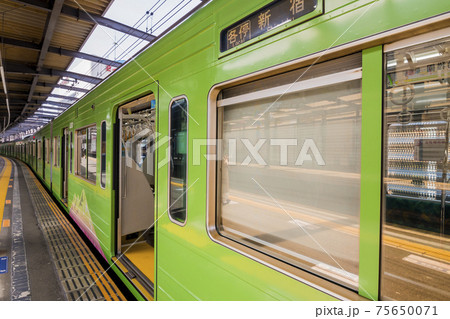 京王線　高尾山行き　グリーン車両　新宿行き 75650071