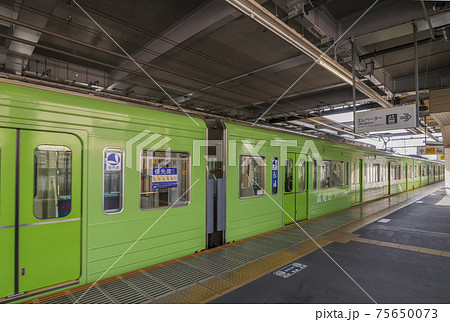 京王線 高尾山行き グリーン車両 新宿行き 京王線 高尾山行き グリーン車両 新宿行き 75650073