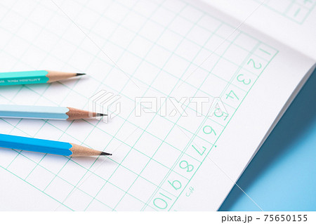 学習帳と2B鉛筆 学習帳と2B鉛筆 75650155