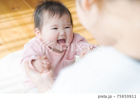 赤ちゃん 0才 赤ちゃん 0才 75650911