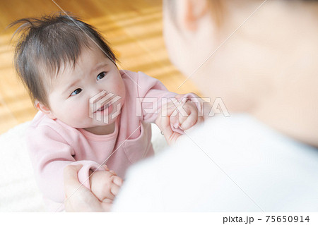 赤ちゃん 0才 赤ちゃん 0才 75650914