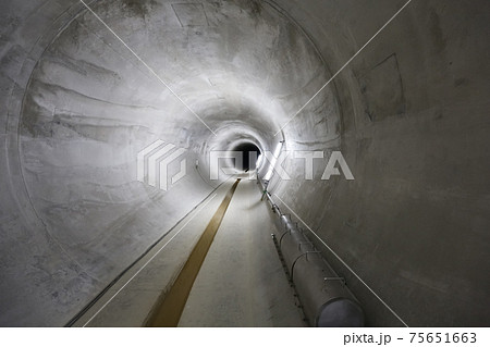 地下にあるコンクリートの導水管（土浦市／茨城） 75651663