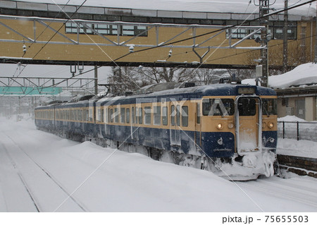 冬の北しなの線115系電車（長野⇔妙高高原） 75655503