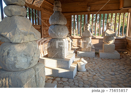 畠山重忠公史跡公園　五輪塔　深谷市　畠山館跡 75655857