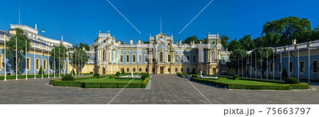 Mariinsky palace in Kyiv, Ukraine Mariinsky palace in Kyiv, Ukraine 75663797