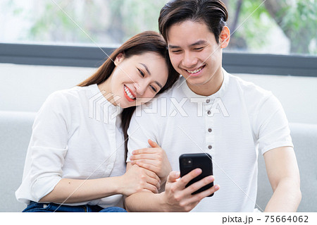 Couple at home 75664062