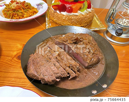 おうちで作る美味しい手軽なローストビーフ 75664435