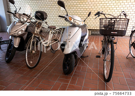 集合住宅の自転車置き場 集合住宅の自転車置き場 75664733