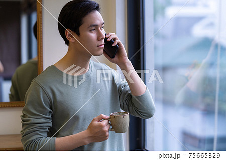 Man at home 75665329