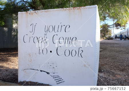 雄大なオーストラリアの開拓精神にふれる魅惑の大陸横断鉄道の旅　辺境の町Cook（クック） 75667152