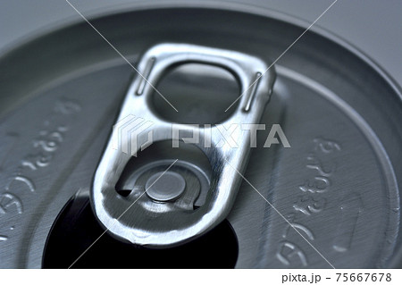 缶ジュースのプルタブの写真素材