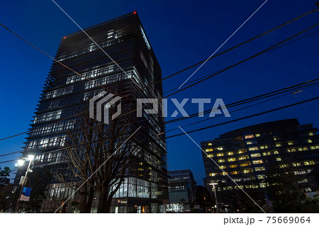 北里大学北里研究所病院の夜景 北里大学北里研究所病院の夜景 75669064