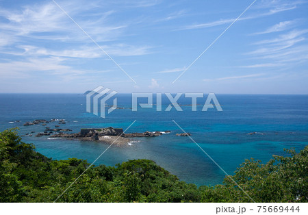 透明度の高い海 透明度の高い海 75669444