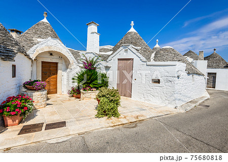 Alberobello, Puglia, Italy Alberobello, Puglia, Italy 75680818