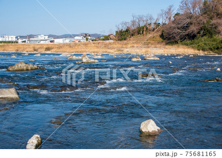 荒川の風景　花園橋上流付近　荒川の景色　 75681165