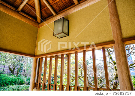 紅葉山庭園 東屋 75685717