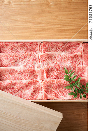 国産和牛　ロースすき焼き用 75685763