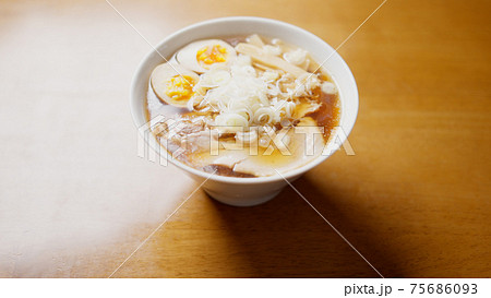 醤油ラーメン　イメージ 75686093