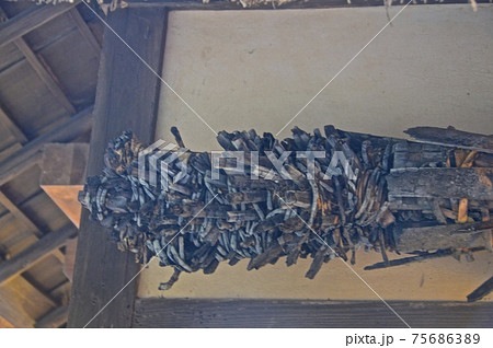 東大寺・二月堂のお水取りで使われた「お松明」(奈良県奈良市雑司町) 東大寺・二月堂のお水取りで使われた「お松明」(奈良県奈良市雑司町) 75686389