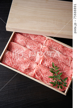 国産和牛　ロースすき焼き用 75688891