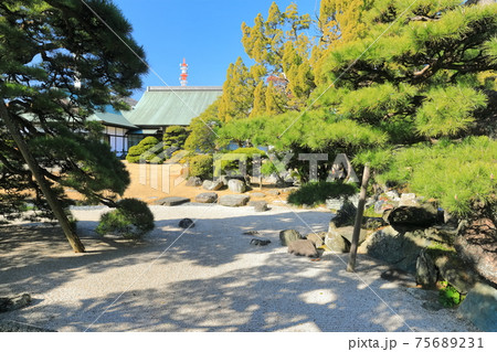 【徳島県】晴天下の徳島城 表御殿庭園 【徳島県】晴天下の徳島城 表御殿庭園 75689231